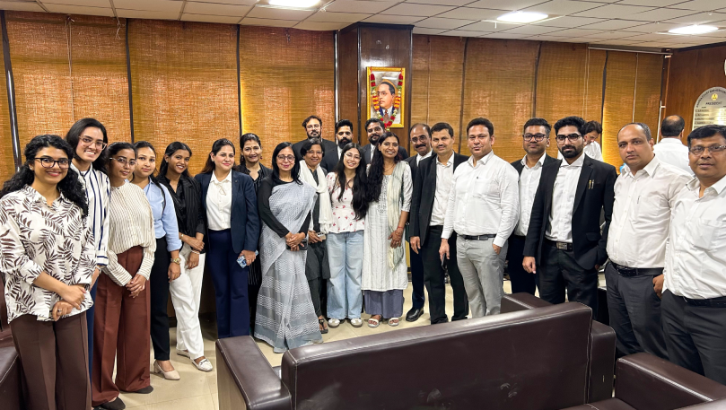 Large group photo at CSIR wellness event.
